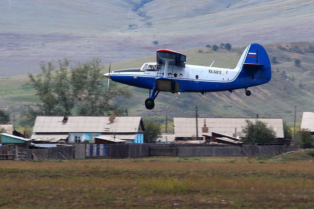 Модернизированный Ан-2 на аэродроме в Бичуре