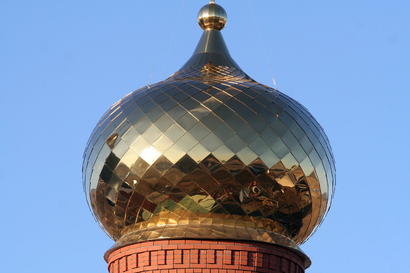 Храм в Окино-Ключах в лучах солнца