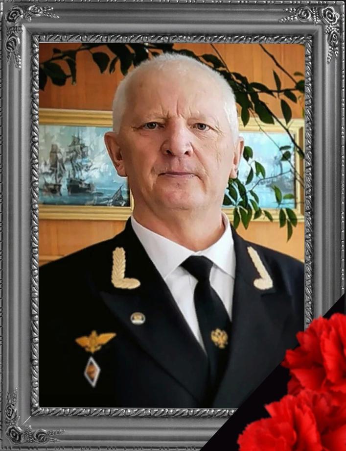 Борис Емельянович Утенков