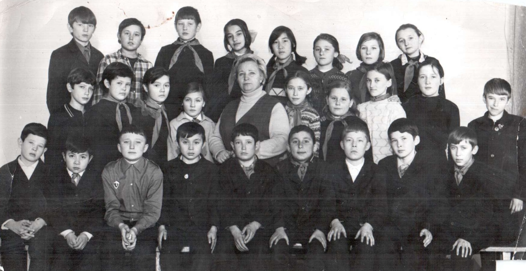 5-V_klass._1976g._Klassnyy_rukovoditel_Gladyreva_Mariya_Semenovna.jpg