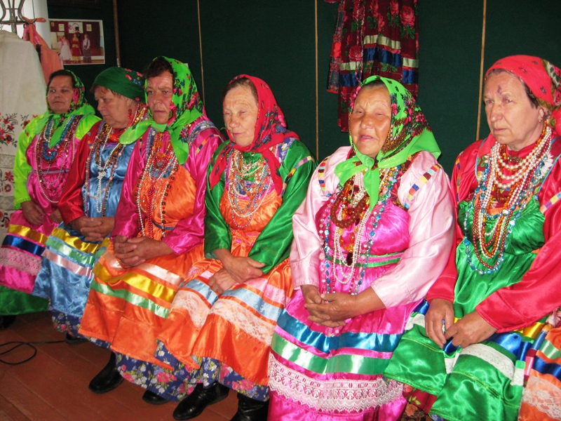 Билютайские женщины.jpg