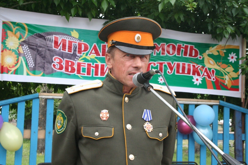 Зам.главы МО СП Бичурское Иванов М.И. открывает конкурс.JPG