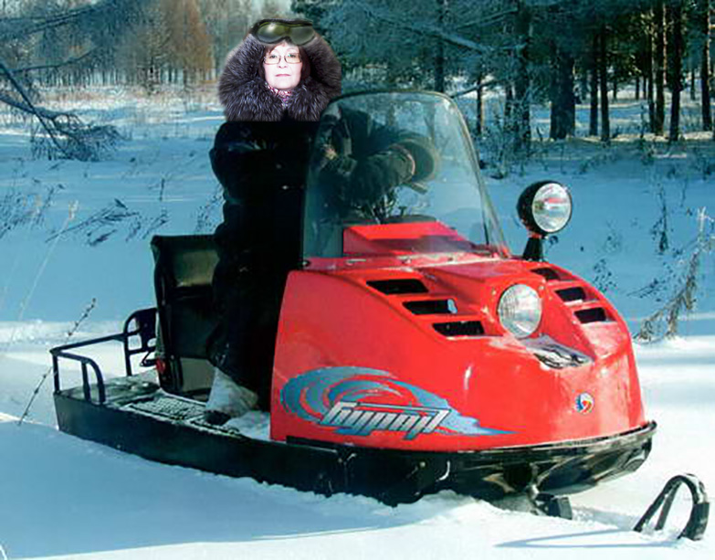 Люба-на-снегогходе-спешит.jpg