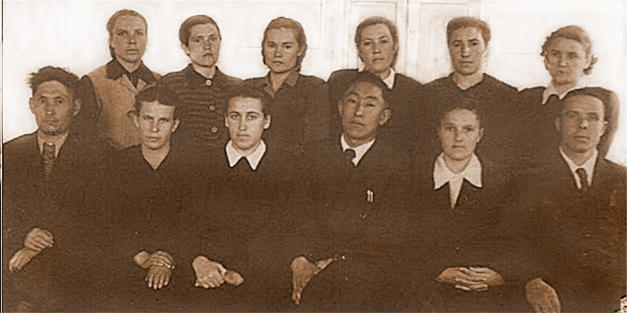 молодые учителя Еланской школы.jpg