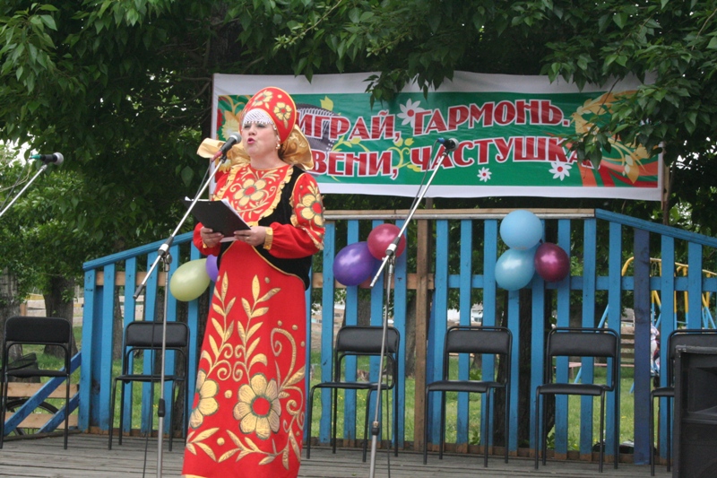 Ведущая конкурса Полина Перелыгина.JPG