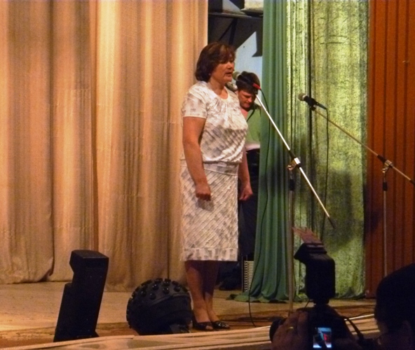 Директор школы О. С. Серявина.JPG