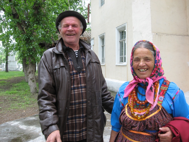 Художник наивного искусства Поликарп Судомойкин с супругой .jpg