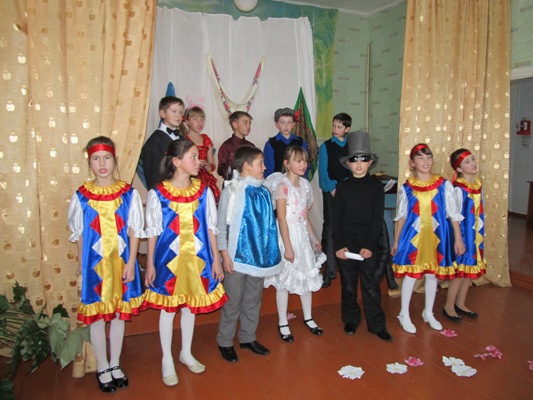 Танцевальный коллектив Лучики.jpg